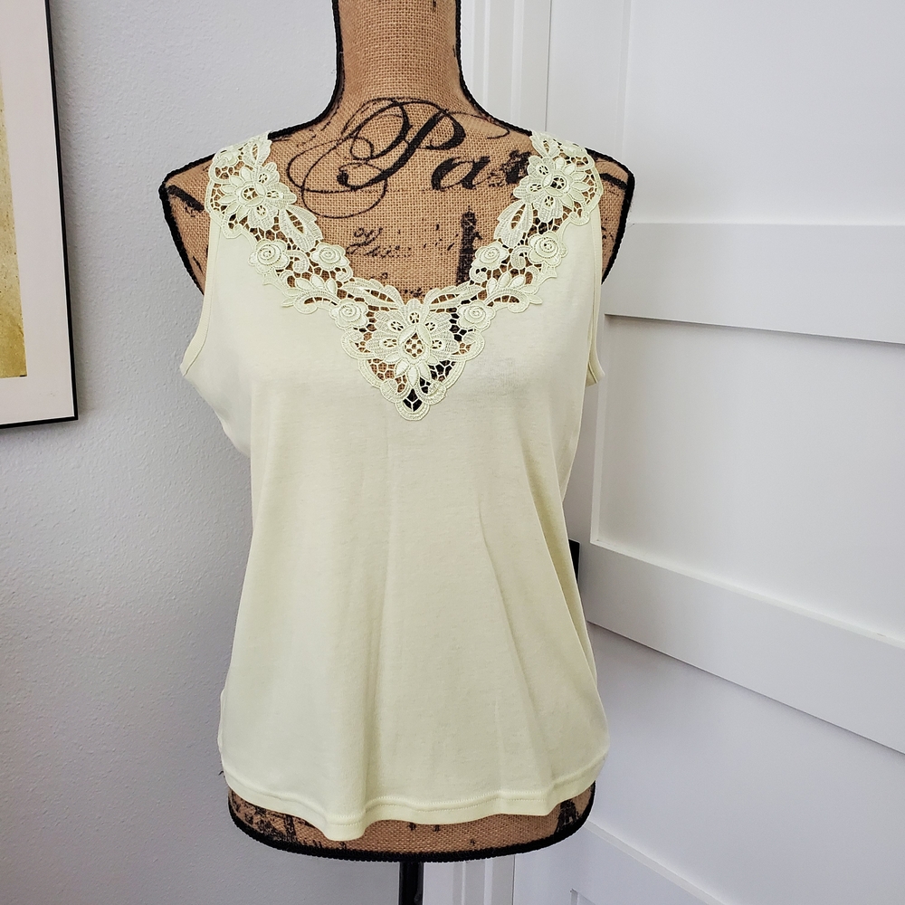 Emma James Lace Trim Camisole. Pale Chartreuse. Large.
